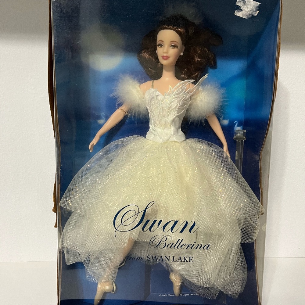 Swan Lake Ballerina Barbie 2002